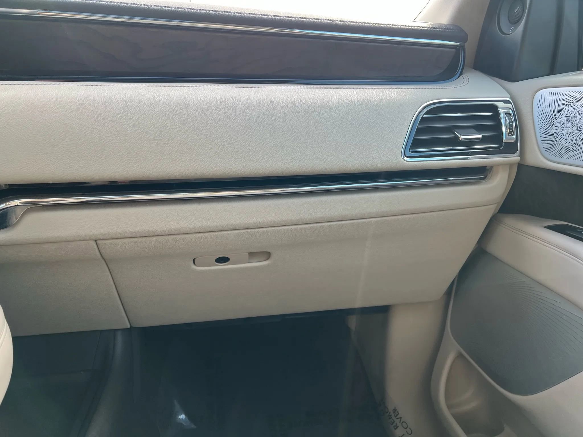 Used 2019 Lincoln Navigator L Reserve w/ Cargo Package image 30