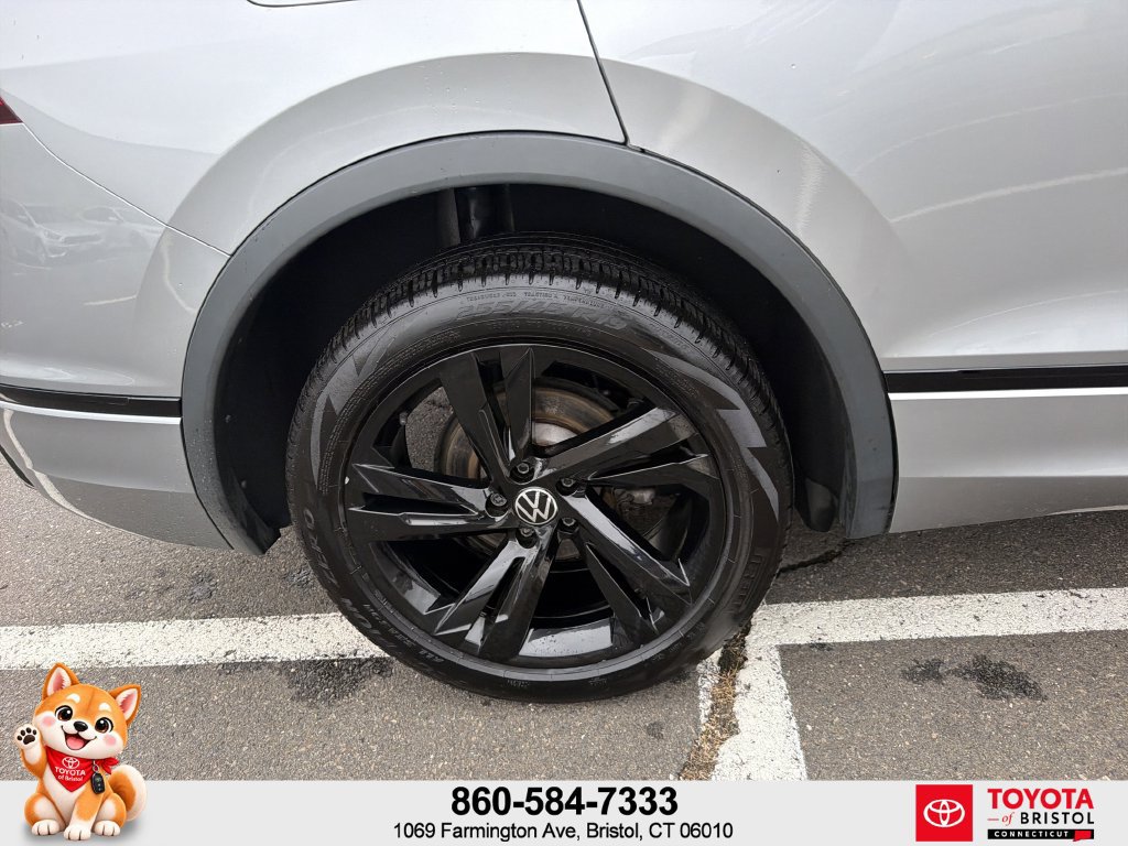 Used 2023 Volkswagen Tiguan SE R-Line AWD/4WD image 10