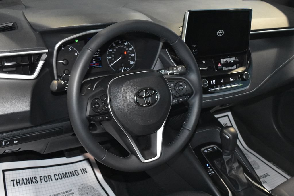 Used 2023 Toyota Corolla SE w/ SE Premium Package FWD image 2