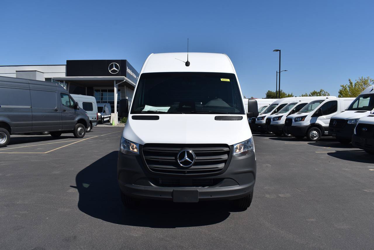 New 2025 Mercedes-Benz Sprinter 2500 image 2