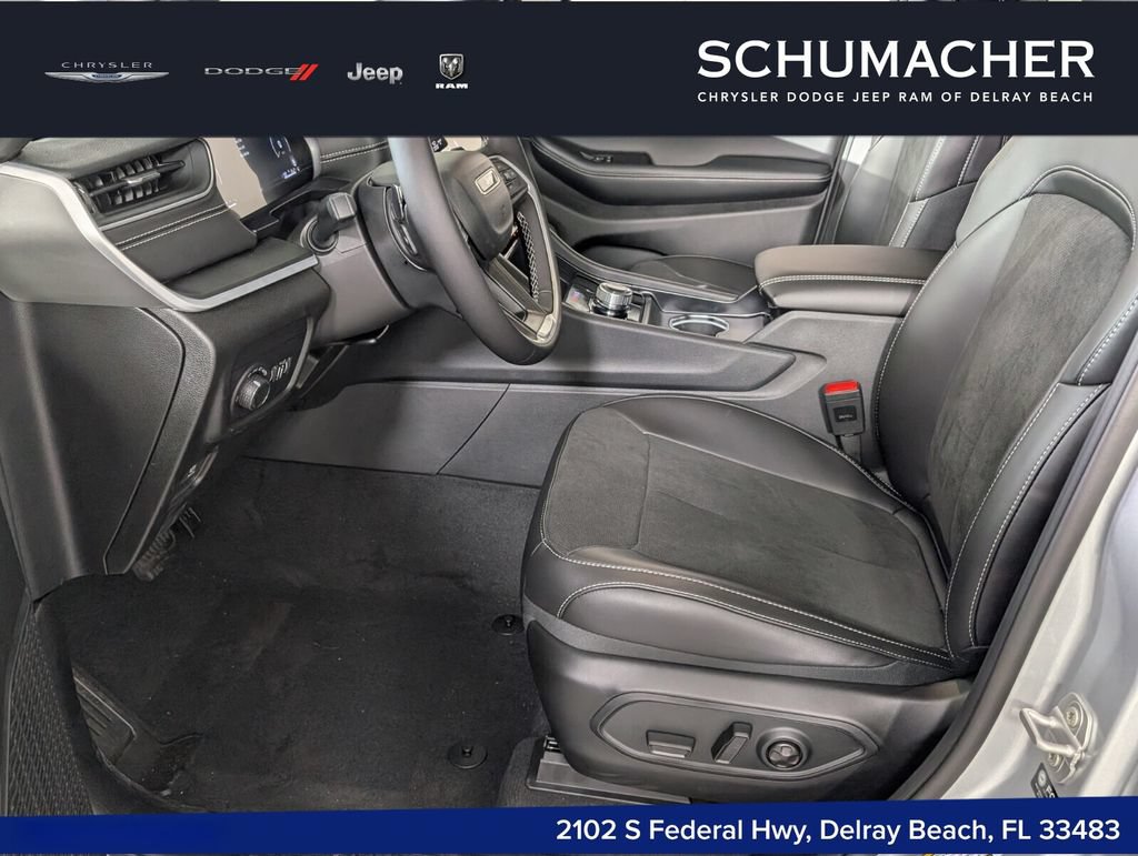 New 2025 Jeep Grand Cherokee L Altitude RWD image 6