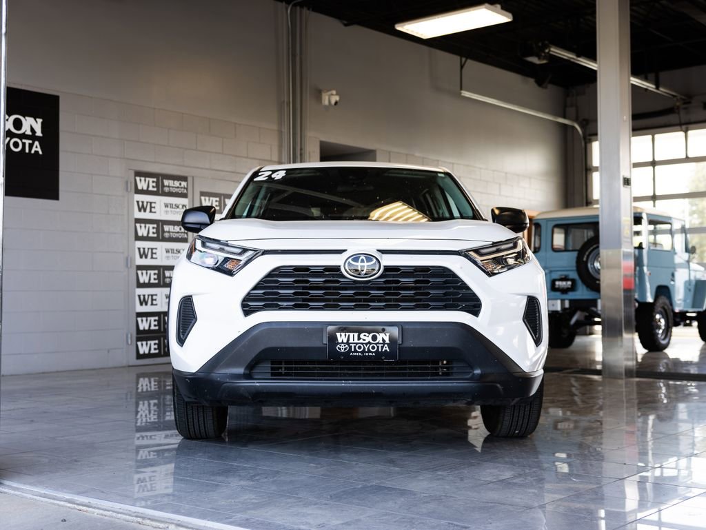 Used 2024 Toyota RAV4 LE AWD/4WD image 3