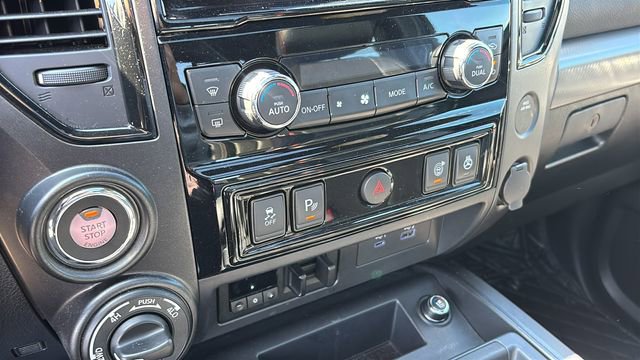 Used 2021 Nissan Titan PRO-4X w/ Pro-4x Convenience Package image 19