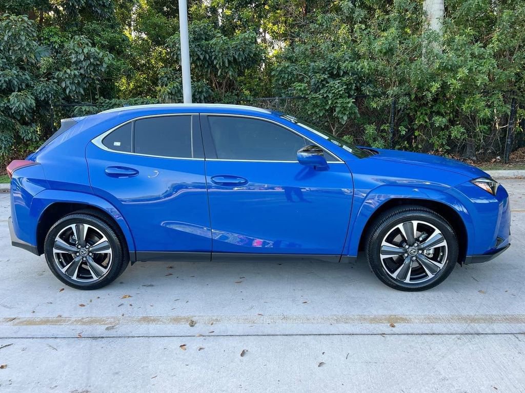 Certified 2024 Lexus UX 250h FWD w/ Premium Package image 8