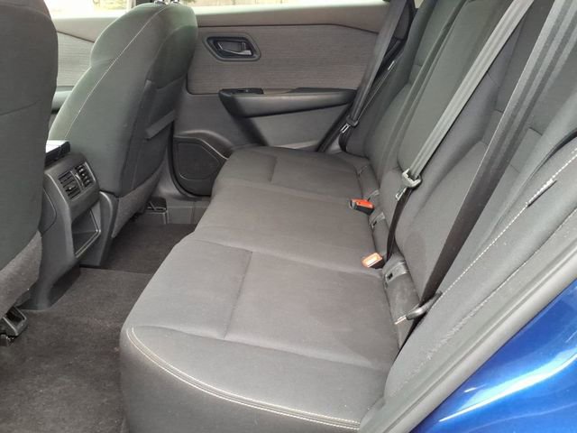 Used 2023 Nissan Rogue S AWD/4WD image 13