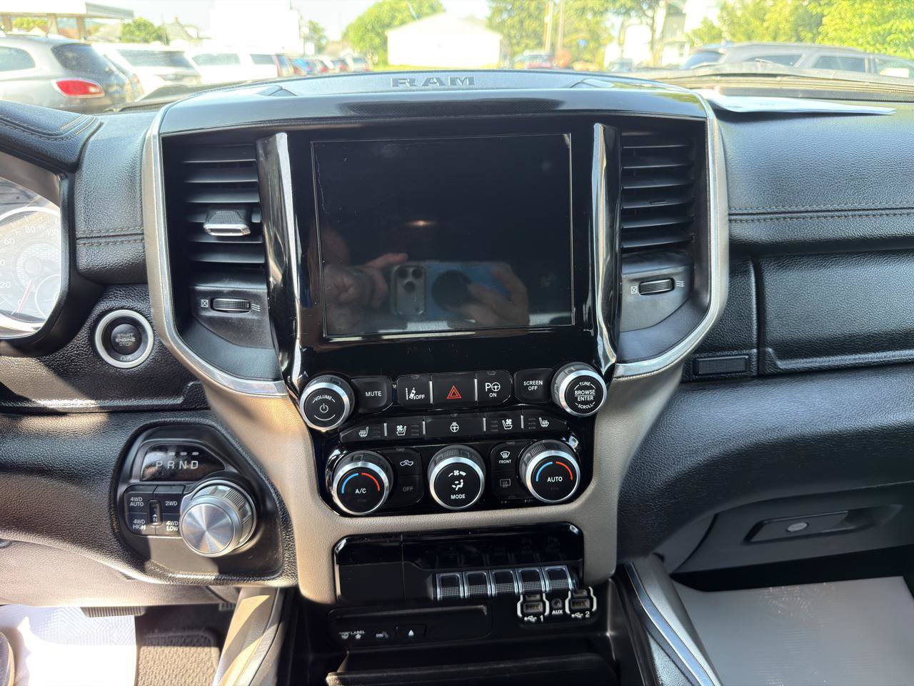 Used 2019 RAM 1500 Laramie AWD/4WD image 19
