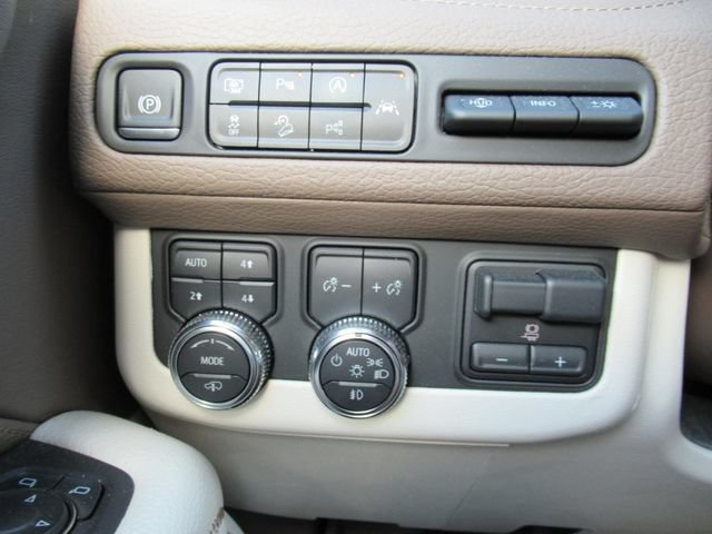 Used 2024 GMC Yukon Denali w/ Denali Reserve Package AWD/4WD image 25