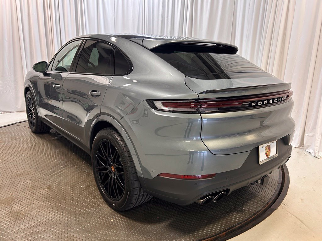Certified 2026 Porsche Cayenne S AWD/4WD image 3