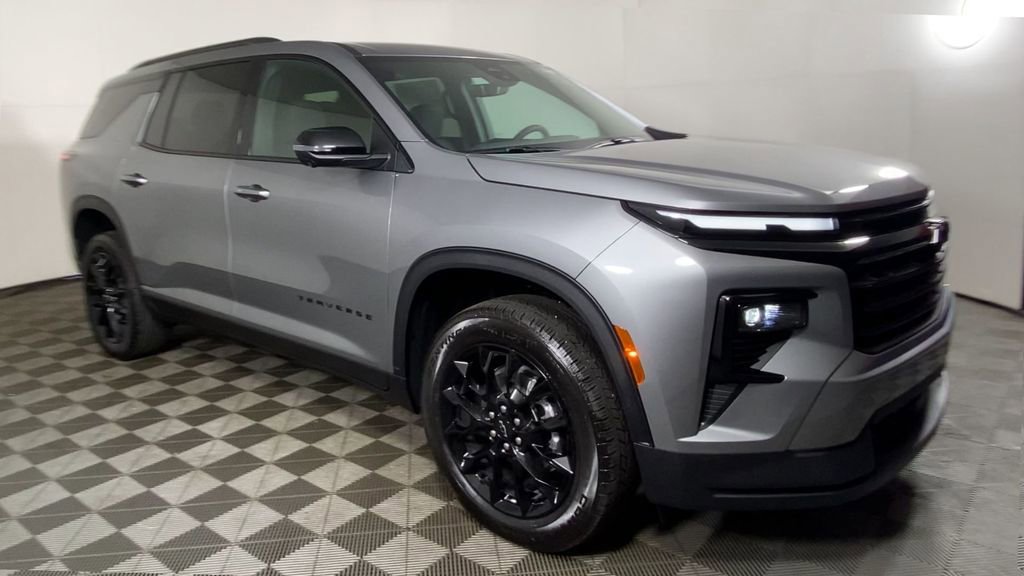 New 2026 Chevrolet Traverse LT w/ Midnight/Sport Edition image 3