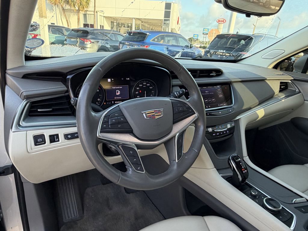 Used 2020 Cadillac XT5 Premium Luxury FWD image 17