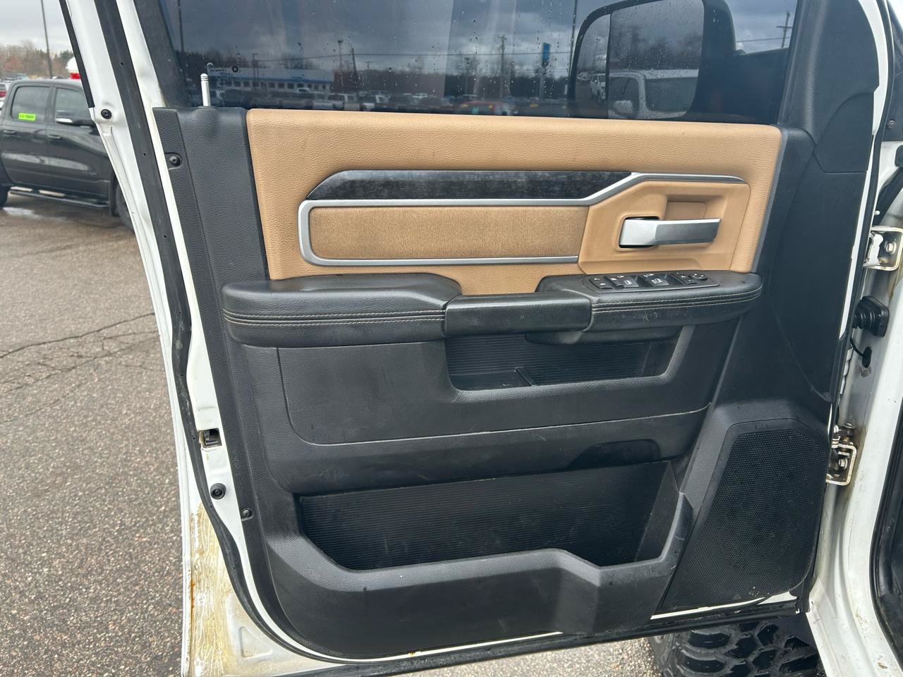 Used 2019 RAM 3500 Big Horn image 17