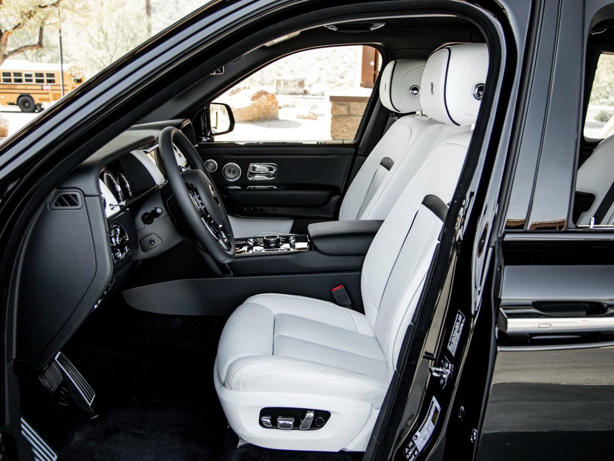 Used 2024 Rolls-Royce Cullinan Black Badge w/ Driver's Package image 23