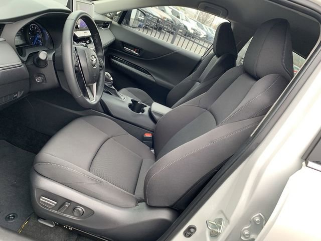 Used 2023 Toyota Venza LE image 18