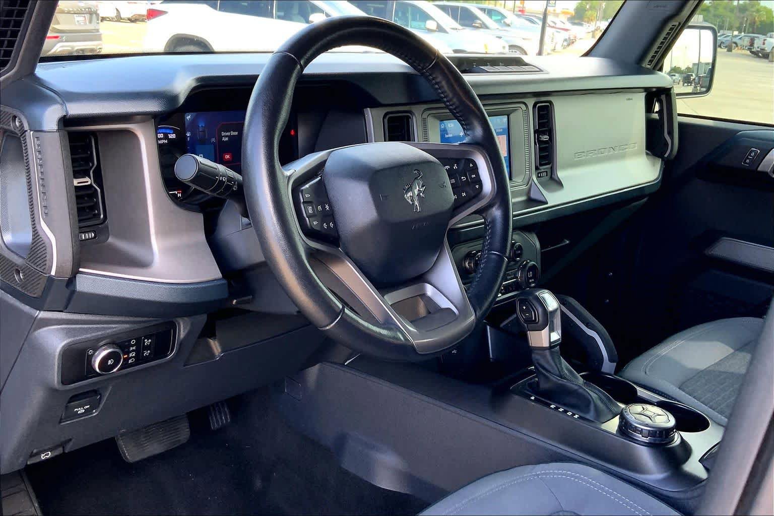 Used 2023 Ford Bronco Outer Banks AWD/4WD image 16