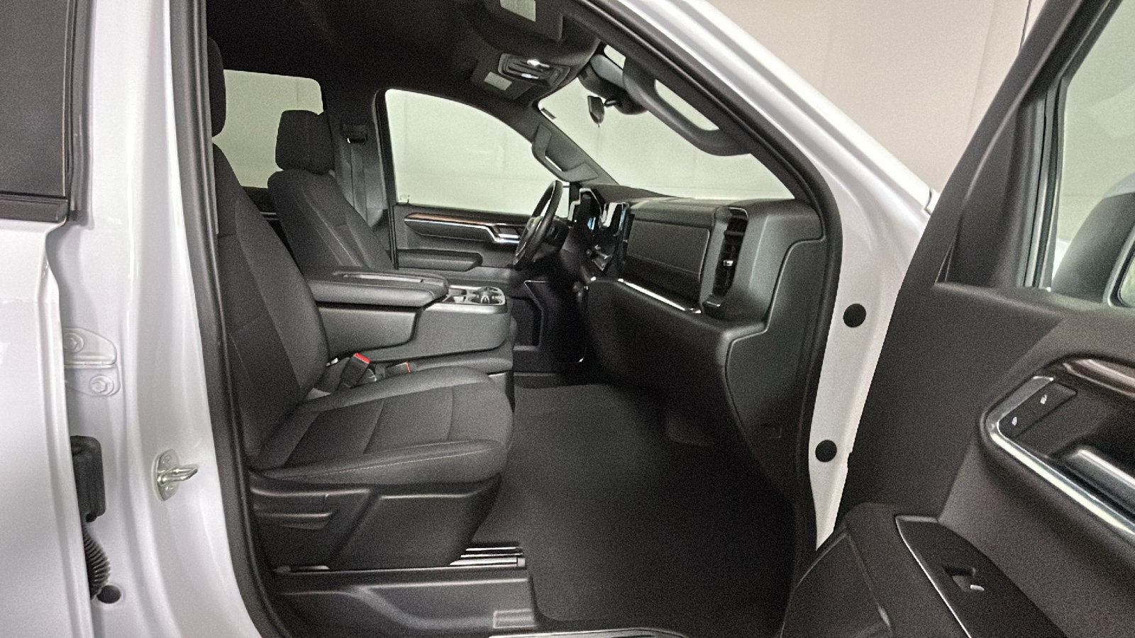 Used 2023 Chevrolet Silverado 1500 LT AWD/4WD image 35