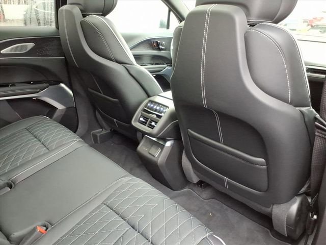 New 2026 Cadillac Lyriq V AWD/4WD image 21