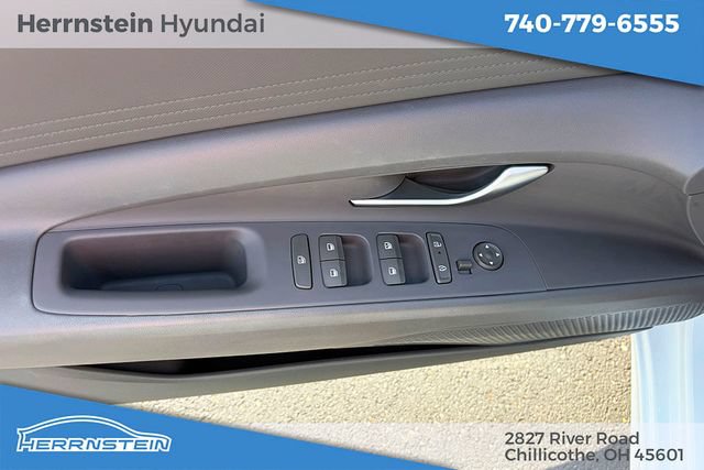 Used 2024 Hyundai Elantra SEL FWD image 9