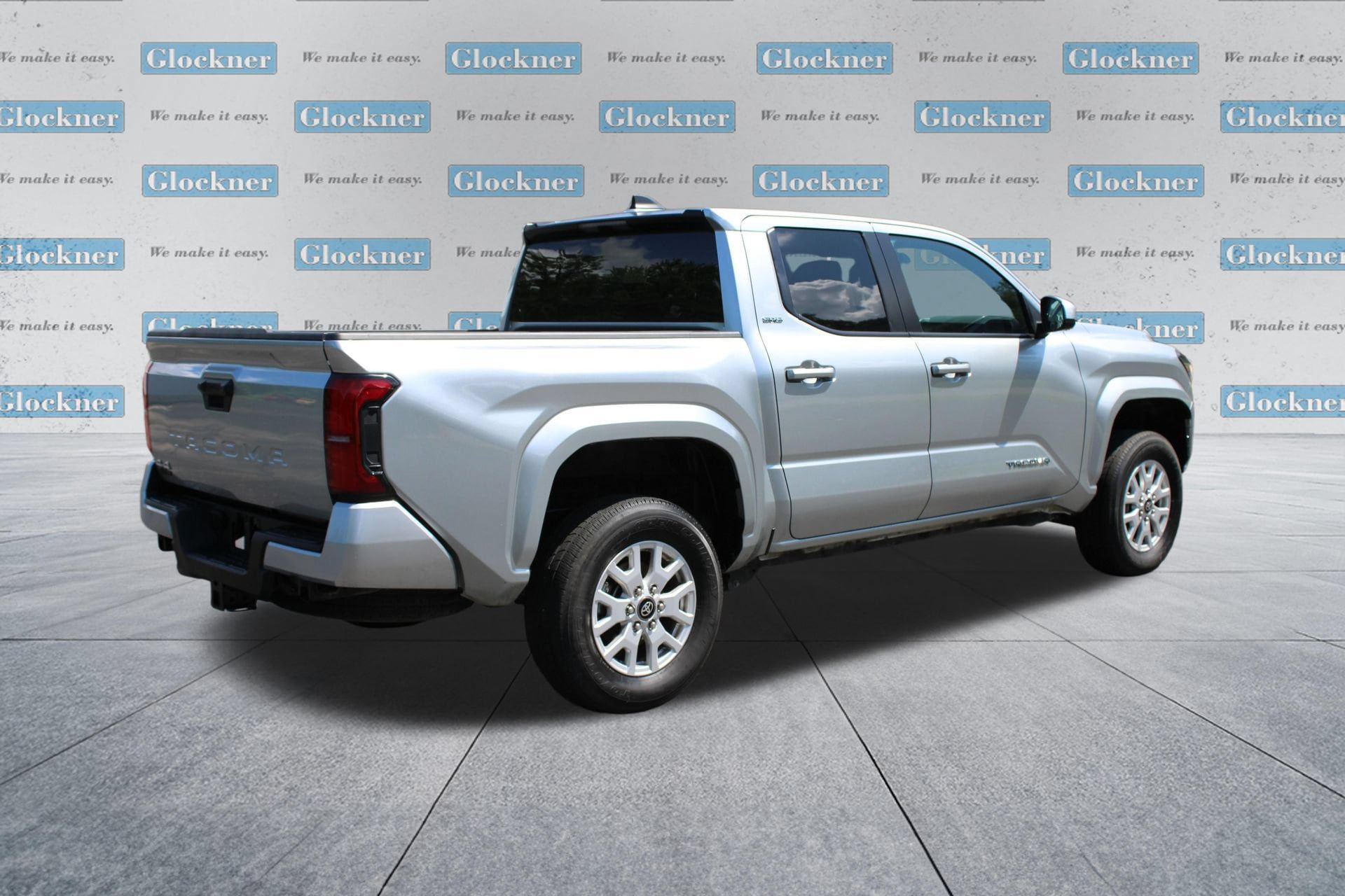 Used 2025 Toyota Tacoma SR5 AWD/4WD image 6