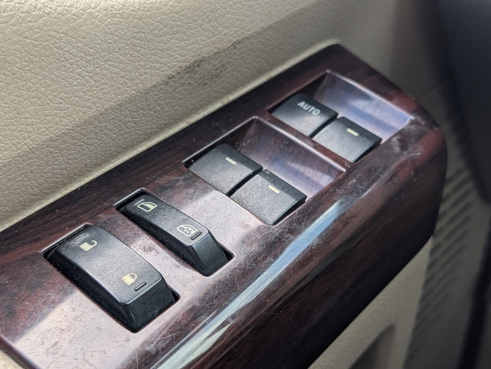 Used 2008 Ford F350 Lariat image 12