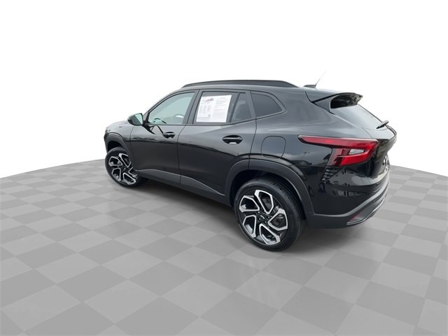 Certified 2025 Chevrolet Trax RS w/ Driver Confidence Package image 6