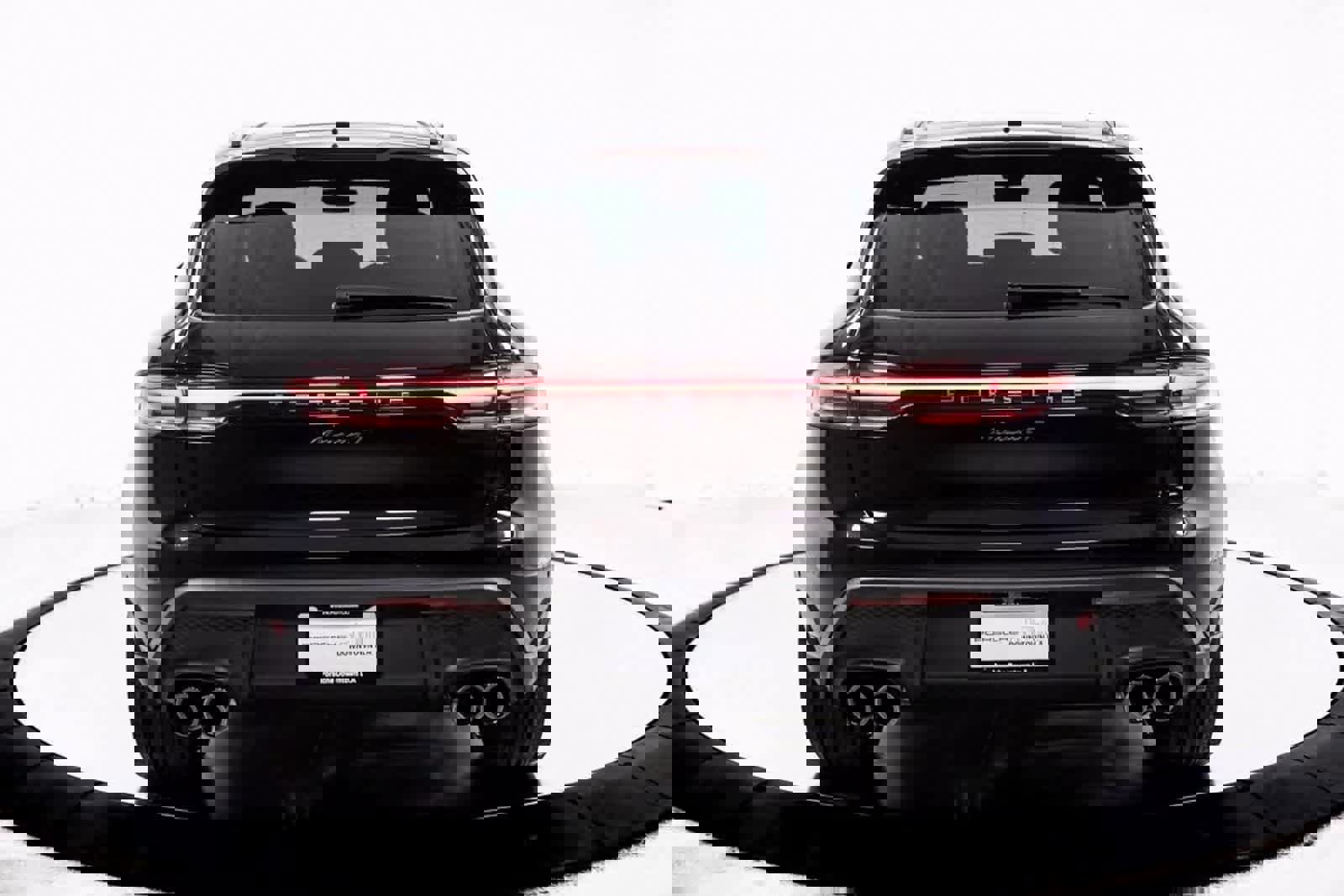 Certified 2025 Porsche Macan Turbo image 6