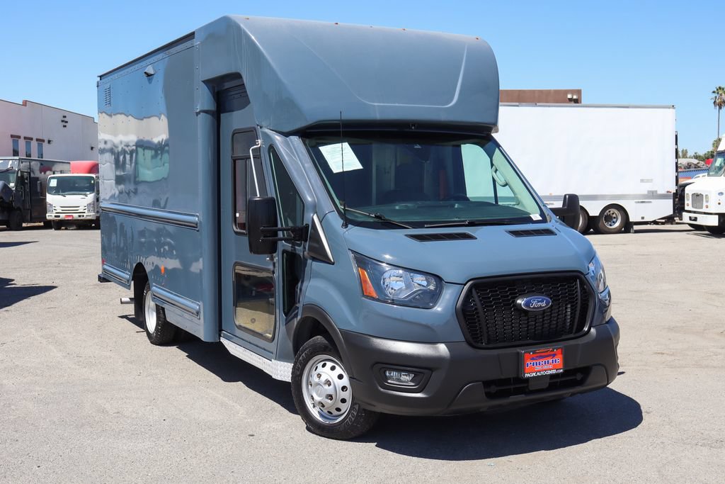 Used 2022 Ford Transit 350 DRW RWD image 2