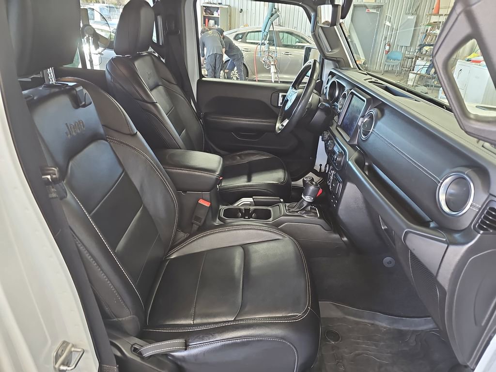 Used 2019 Jeep Wrangler Unlimited Sahara w/ Quick Order Package 24M Moab image 10