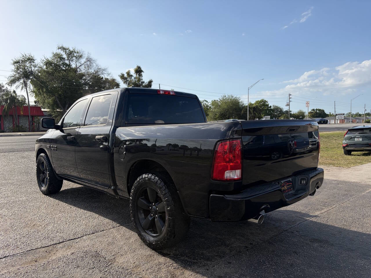 Used 2017 RAM 1500 Express w/ Express Value Package image 6
