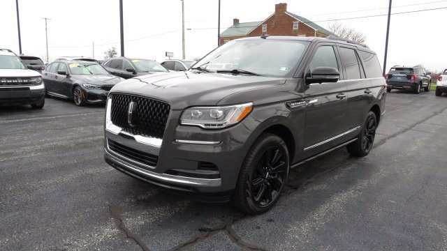 Used 2023 Lincoln Navigator Black Label image 3