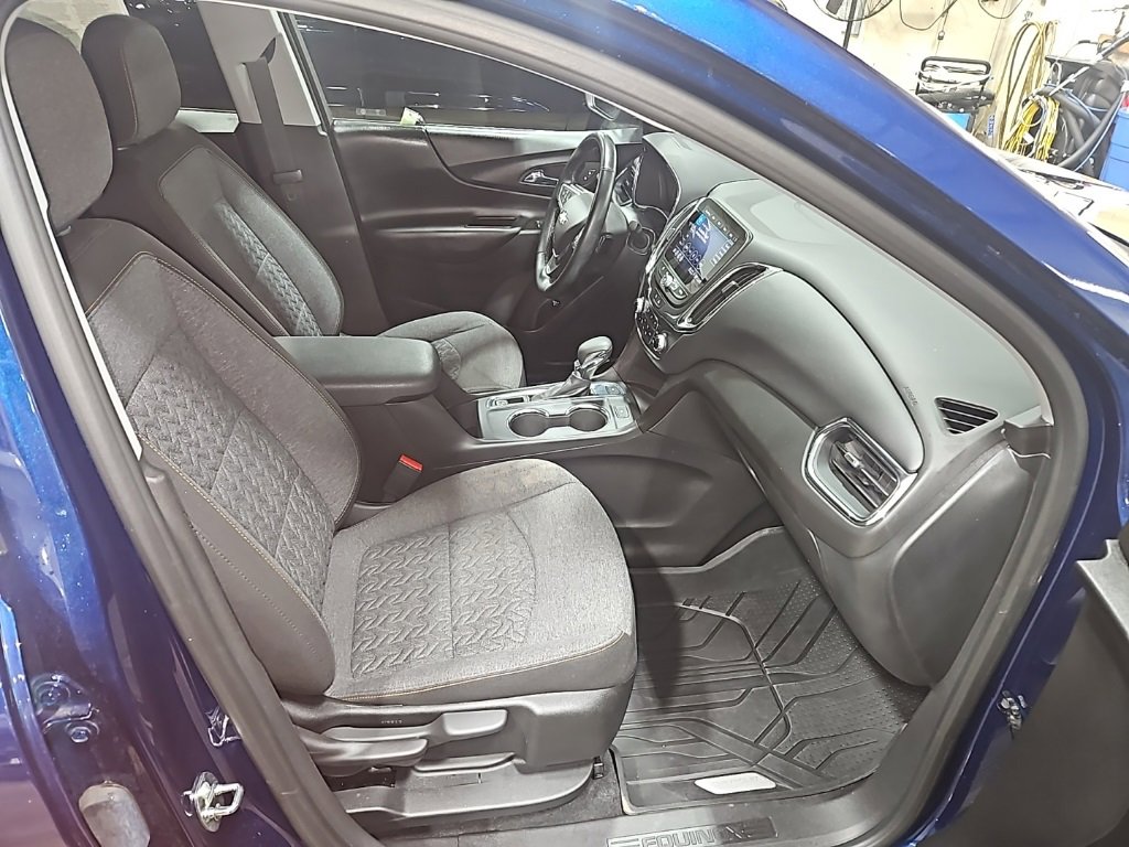 Used 2023 Chevrolet Equinox LT image 32