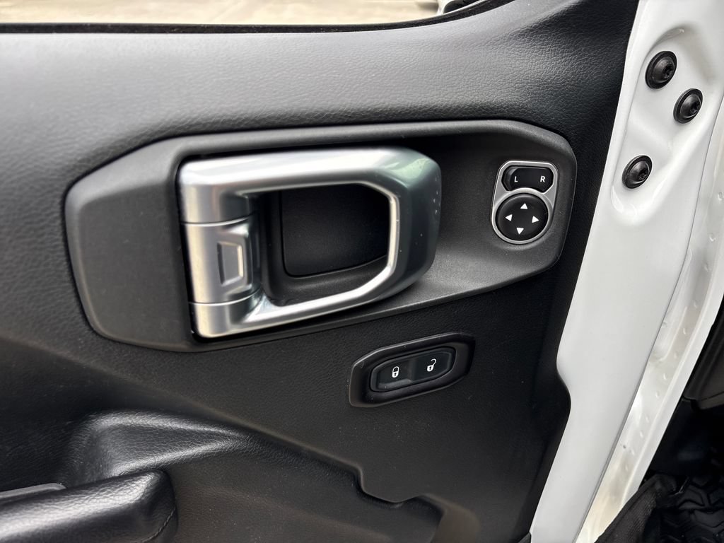 Used 2018 Jeep Wrangler Unlimited Sport S AWD/4WD image 17