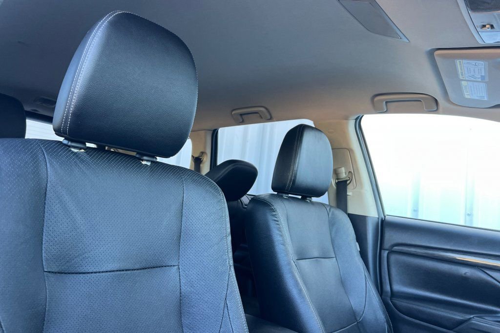 Used 2016 Mitsubishi Outlander SEL FWD image 15
