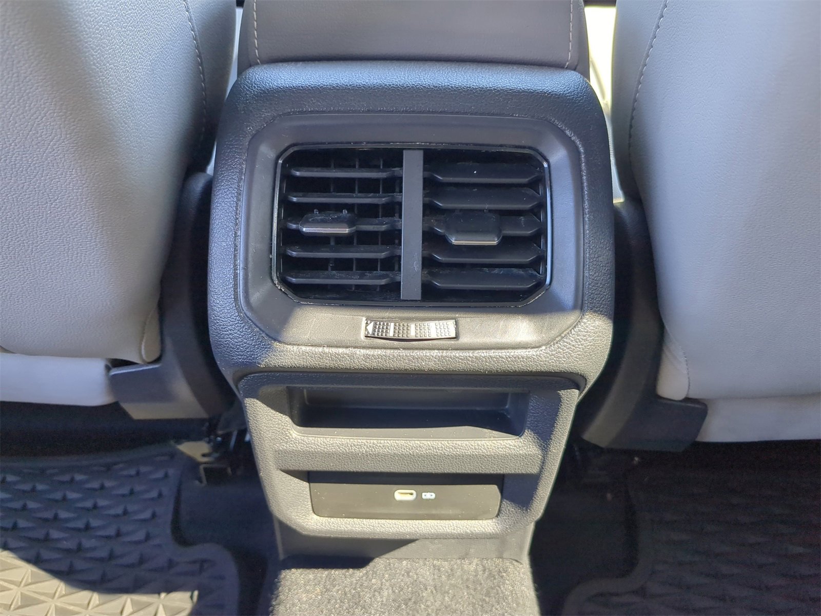 Used 2022 Volkswagen Taos SE image 14