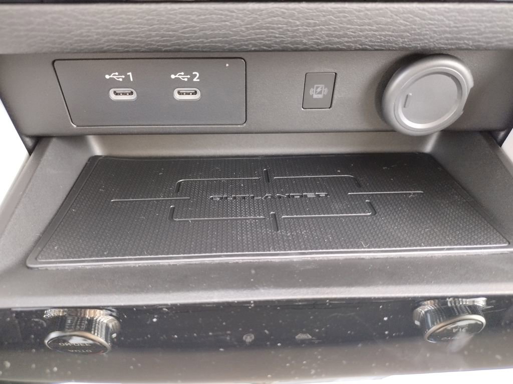 New 2026 Mitsubishi Outlander SE image 25