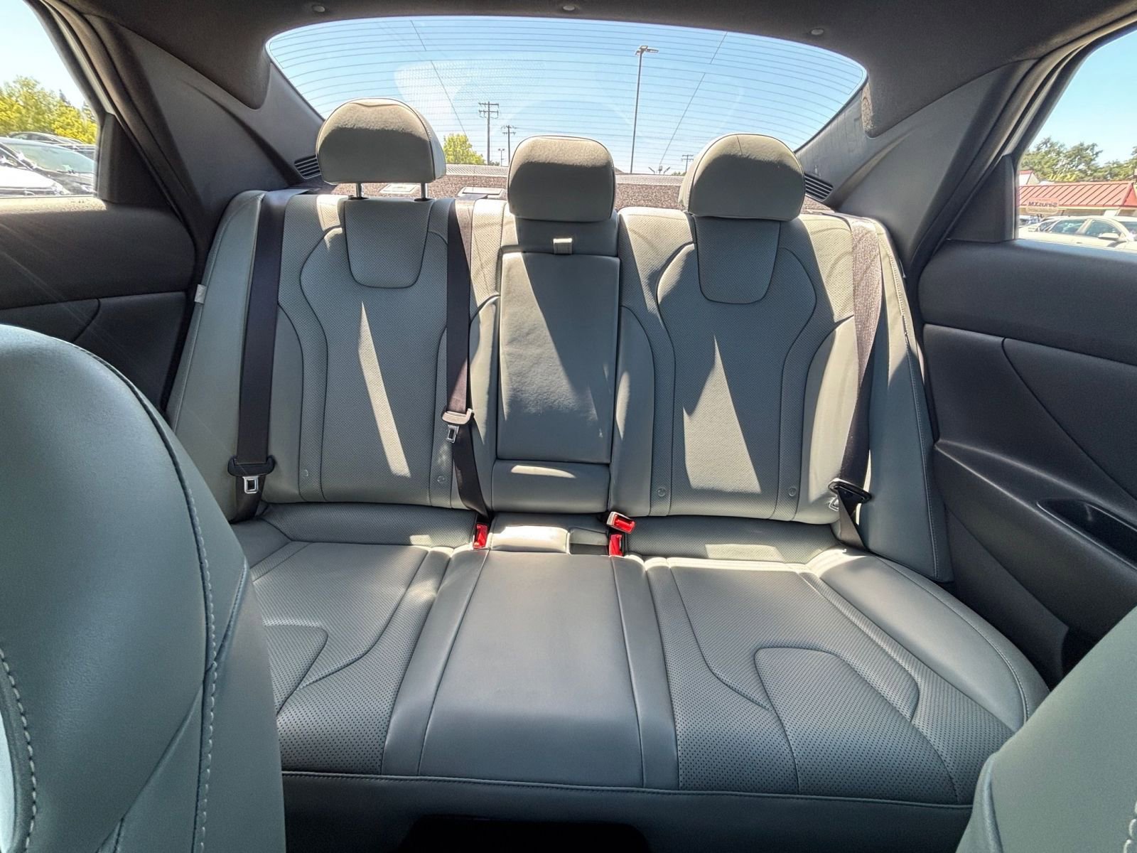 Used 2025 Hyundai Elantra Limited FWD image 40