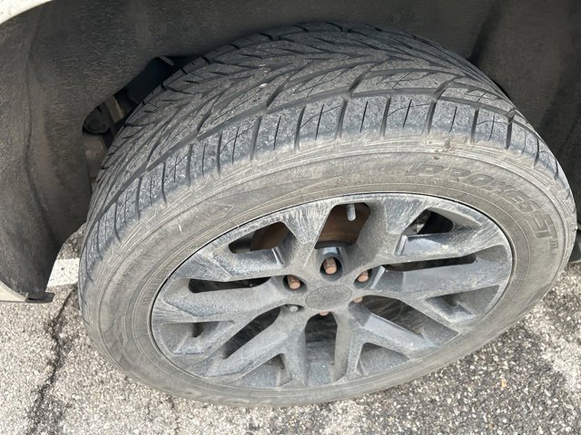 Used 2017 Cadillac Escalade Premium Luxury image 3