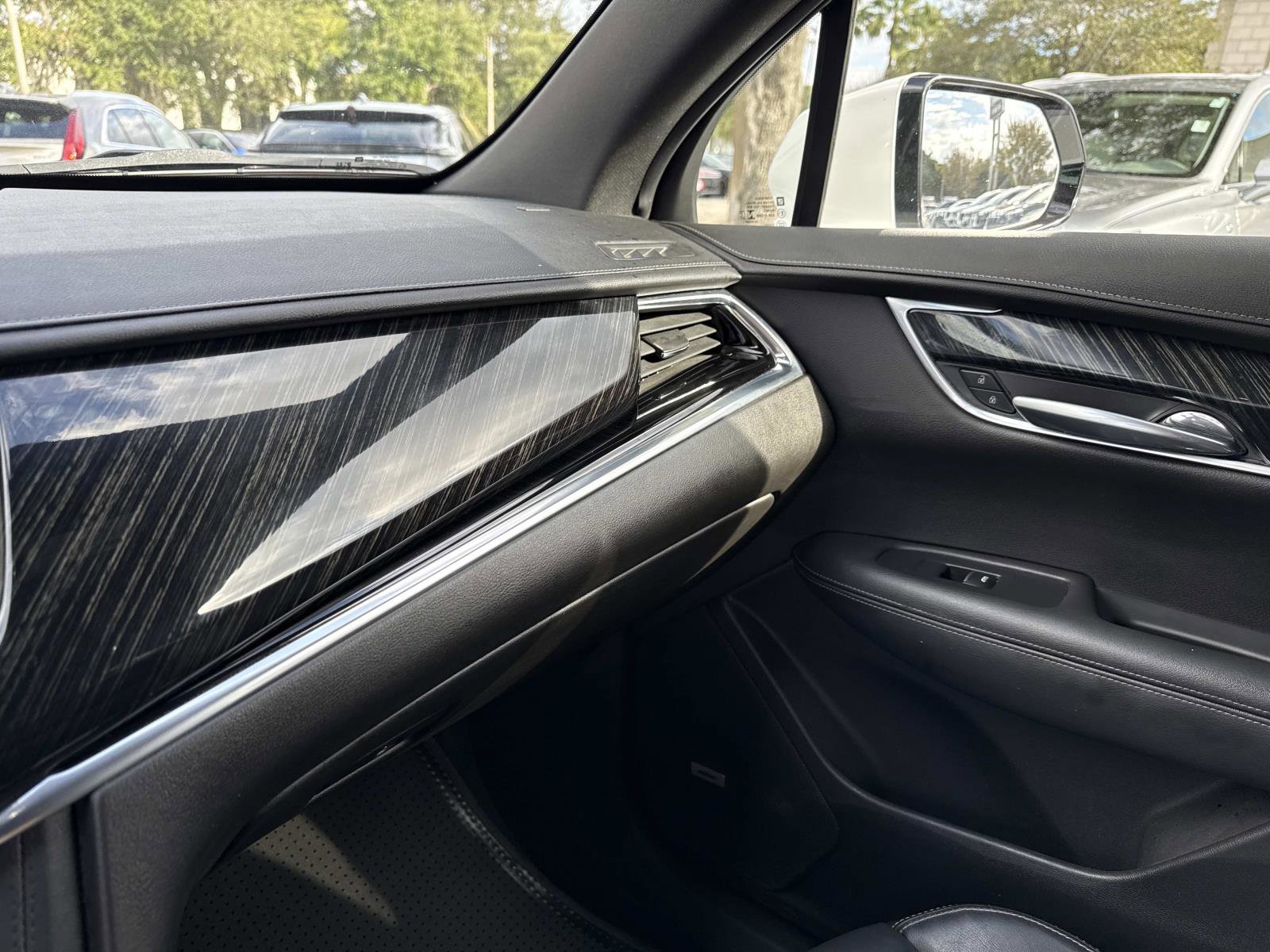 Certified 2022 Cadillac XT6 Premium Luxury image 25