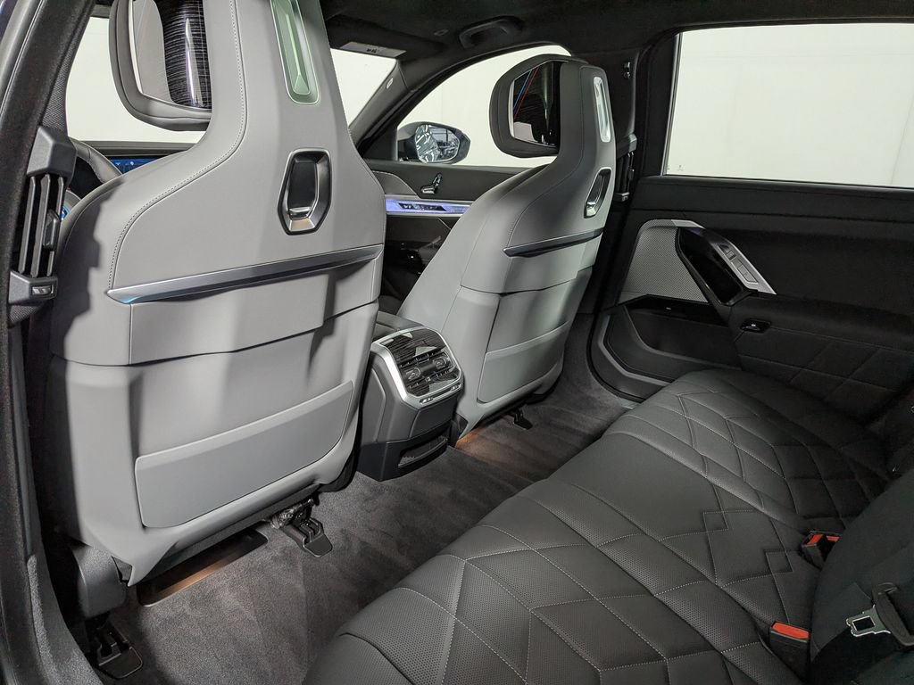 Used 2026 BMW i7 xDrive60 AWD/4WD image 49