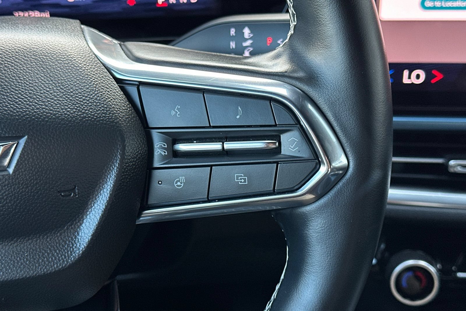 Used 2024 Chevrolet Equinox EV LT FWD image 31