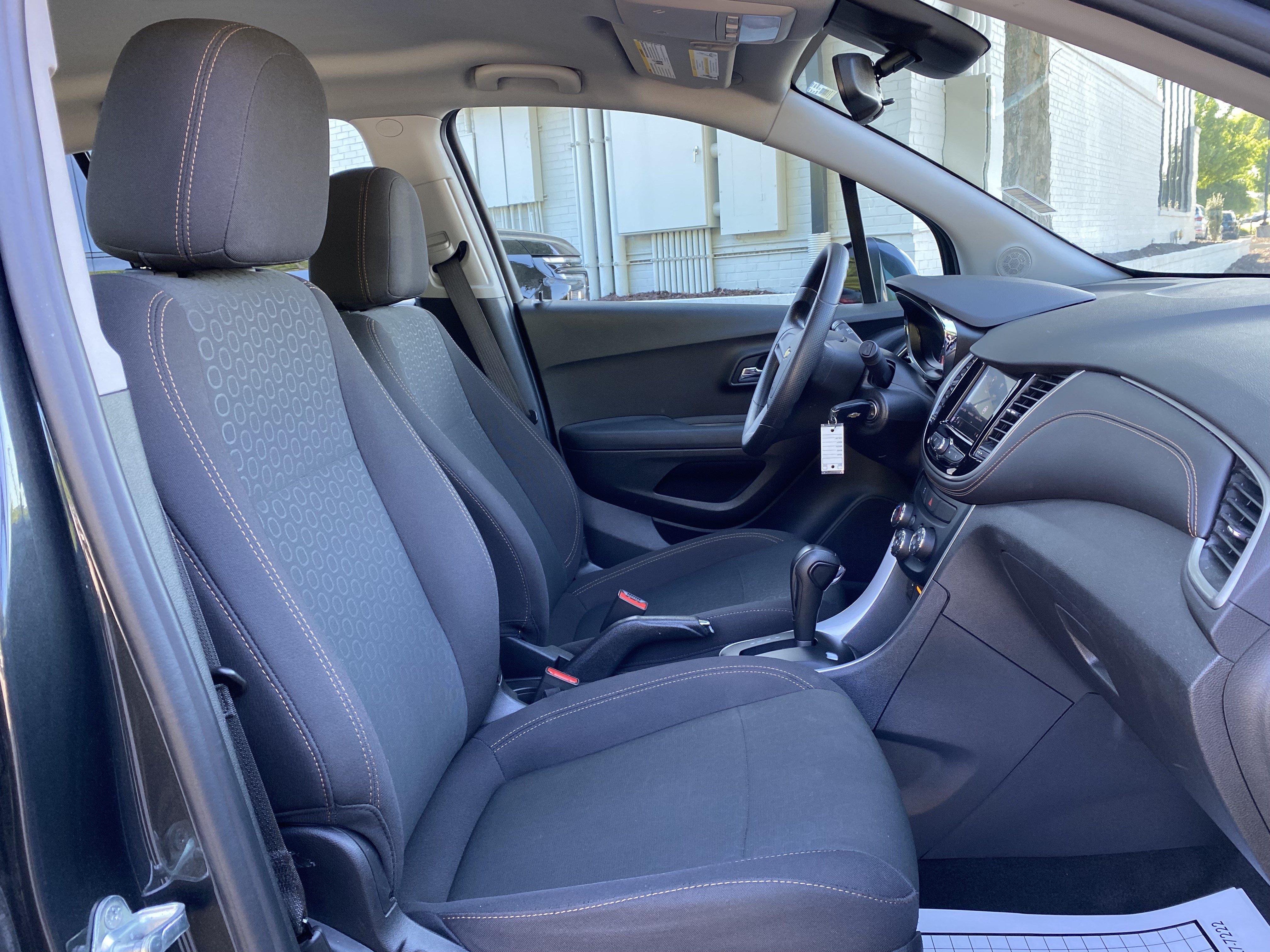 Used 2020 Chevrolet Trax LS FWD image 32