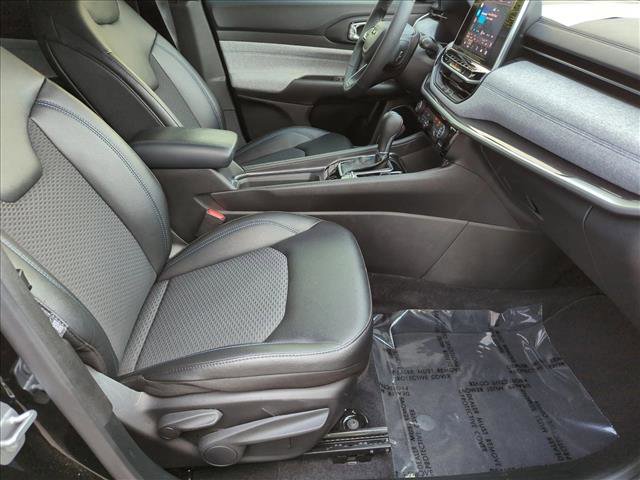 Used 2025 Jeep Compass Latitude image 20