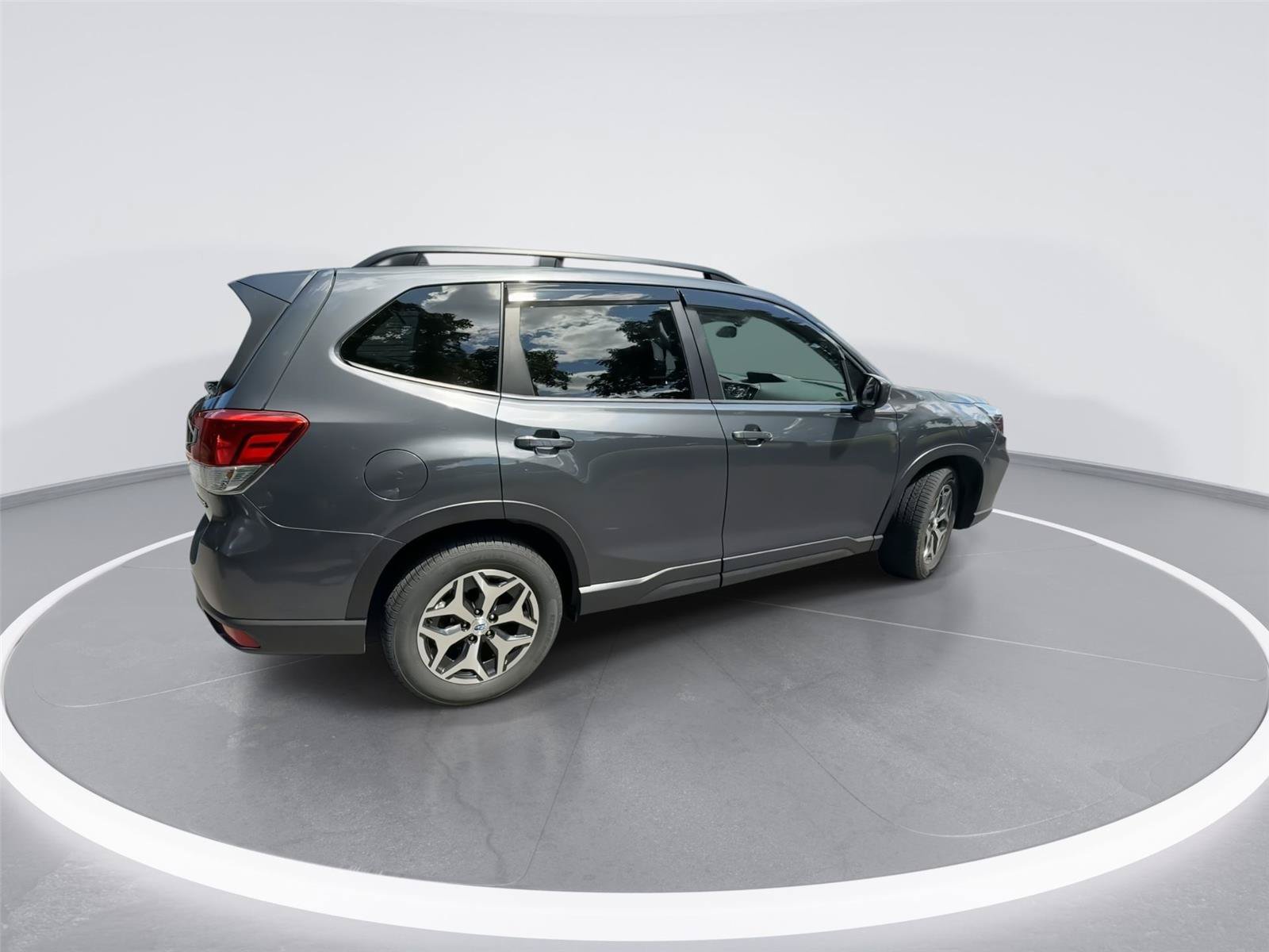 Used 2021 Subaru Forester Premium AWD/4WD image 8