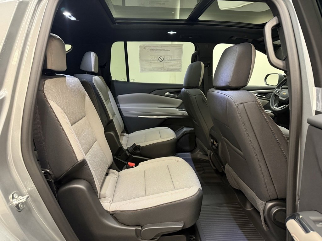 New 2026 Chevrolet Traverse LT w/ Sun and Wheel Package image 18