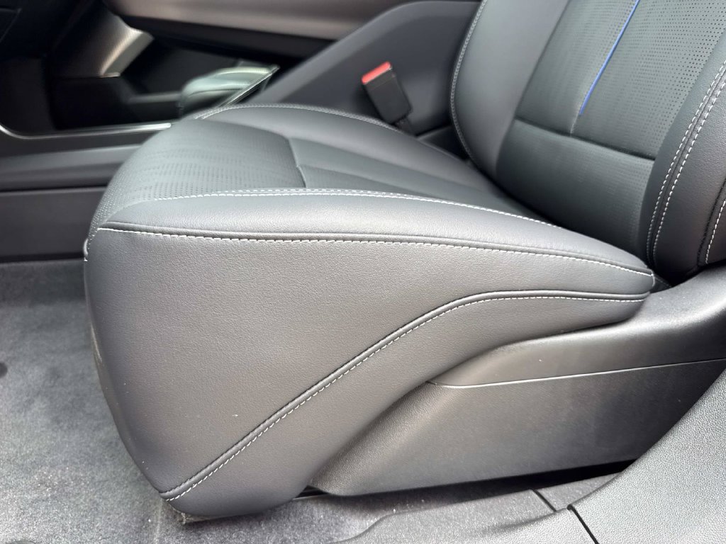 New 2026 Cadillac Lyriq Signature Luxury w/ LPO, Floor Liner Package RWD image 20