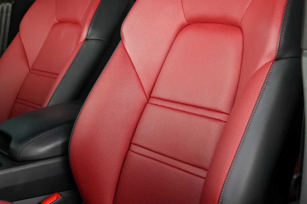 Certified 2025 Porsche Cayenne S AWD/4WD image 36