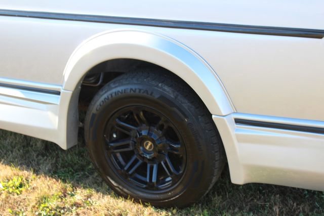 Used 2019 GMC Savana 2500 w/ Enhanced Convenience Package image 13