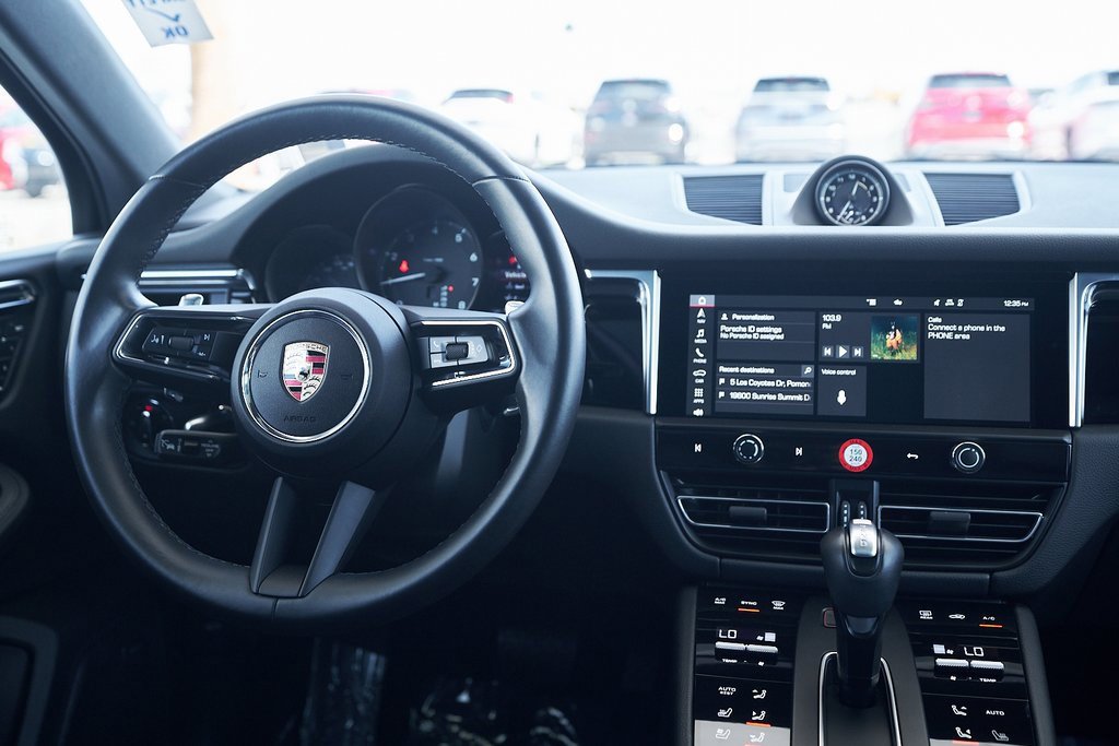 Used 2024 Porsche Macan image 37