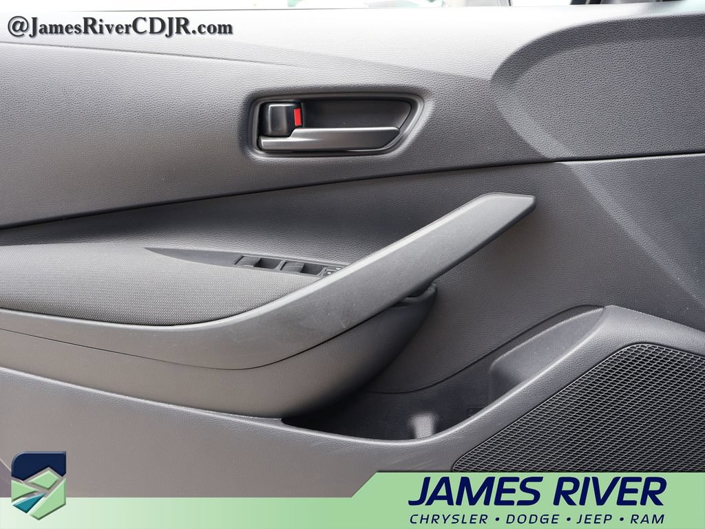 Used 2025 Toyota Corolla LE FWD image 20