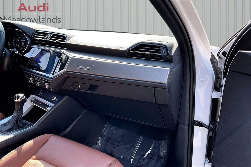 Used 2023 Audi Q3 2.0T Premium w/ Convenience Package AWD/4WD image 26