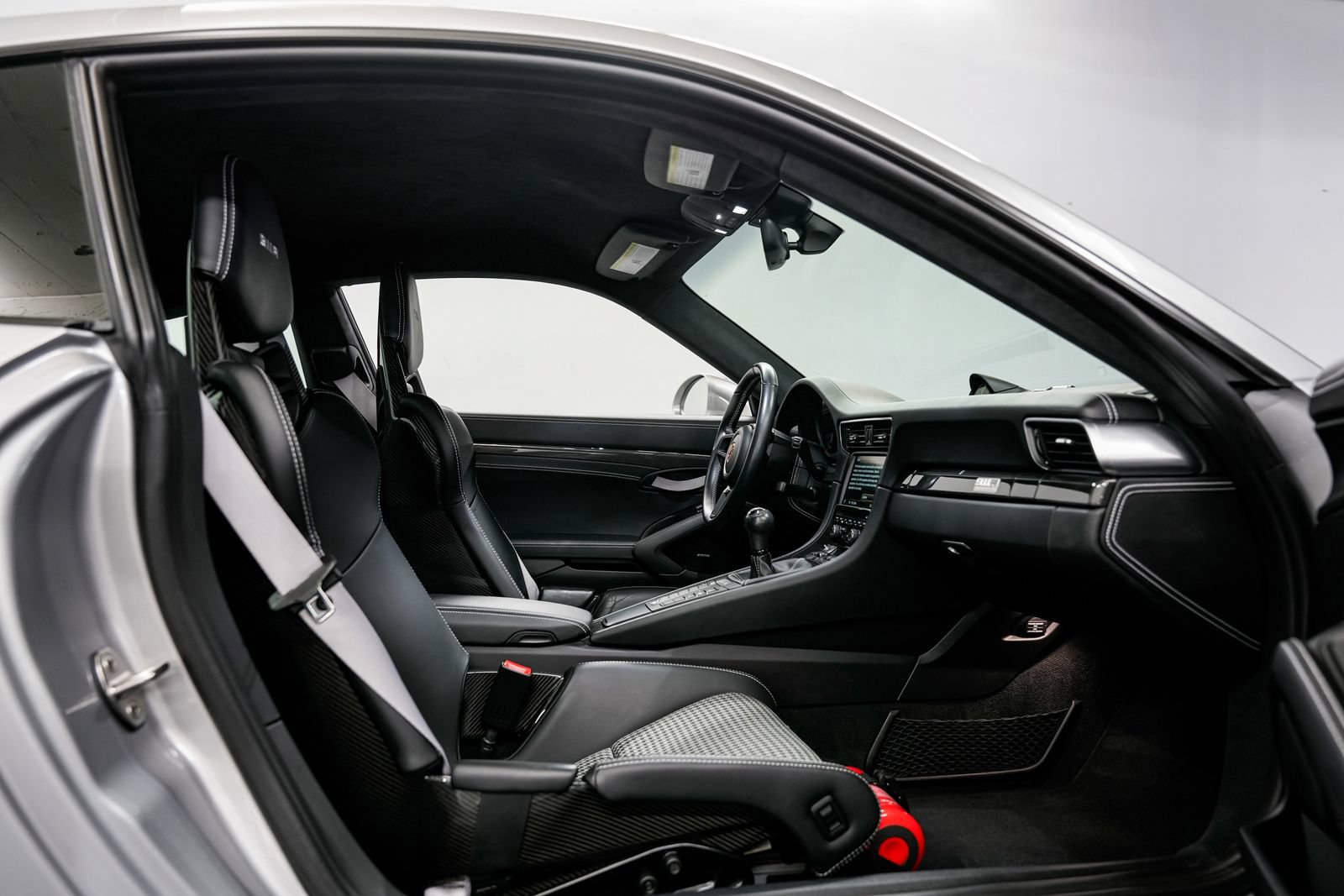 Used 2016 Porsche 911 R RWD image 30